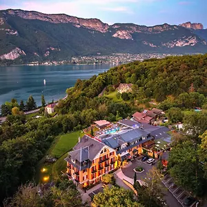 Hotel Les Tresoms And
